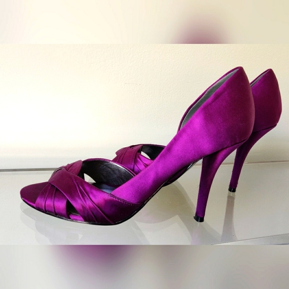 Nine West Orchid Purple Satin Heels 6 & 1/2 - Picture 4 of 12